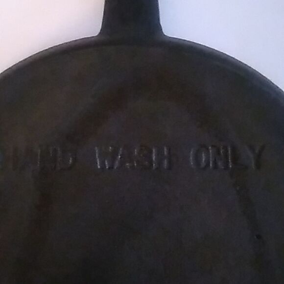 Small Iron Skillet - Picture 3 of 7